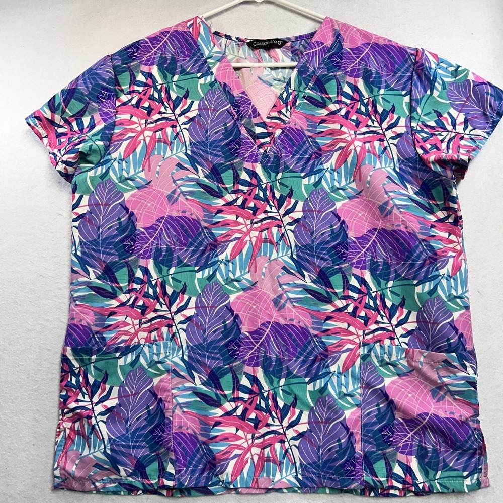 Cassandra O Multicolor Palm Scrub Top Size L Pockets